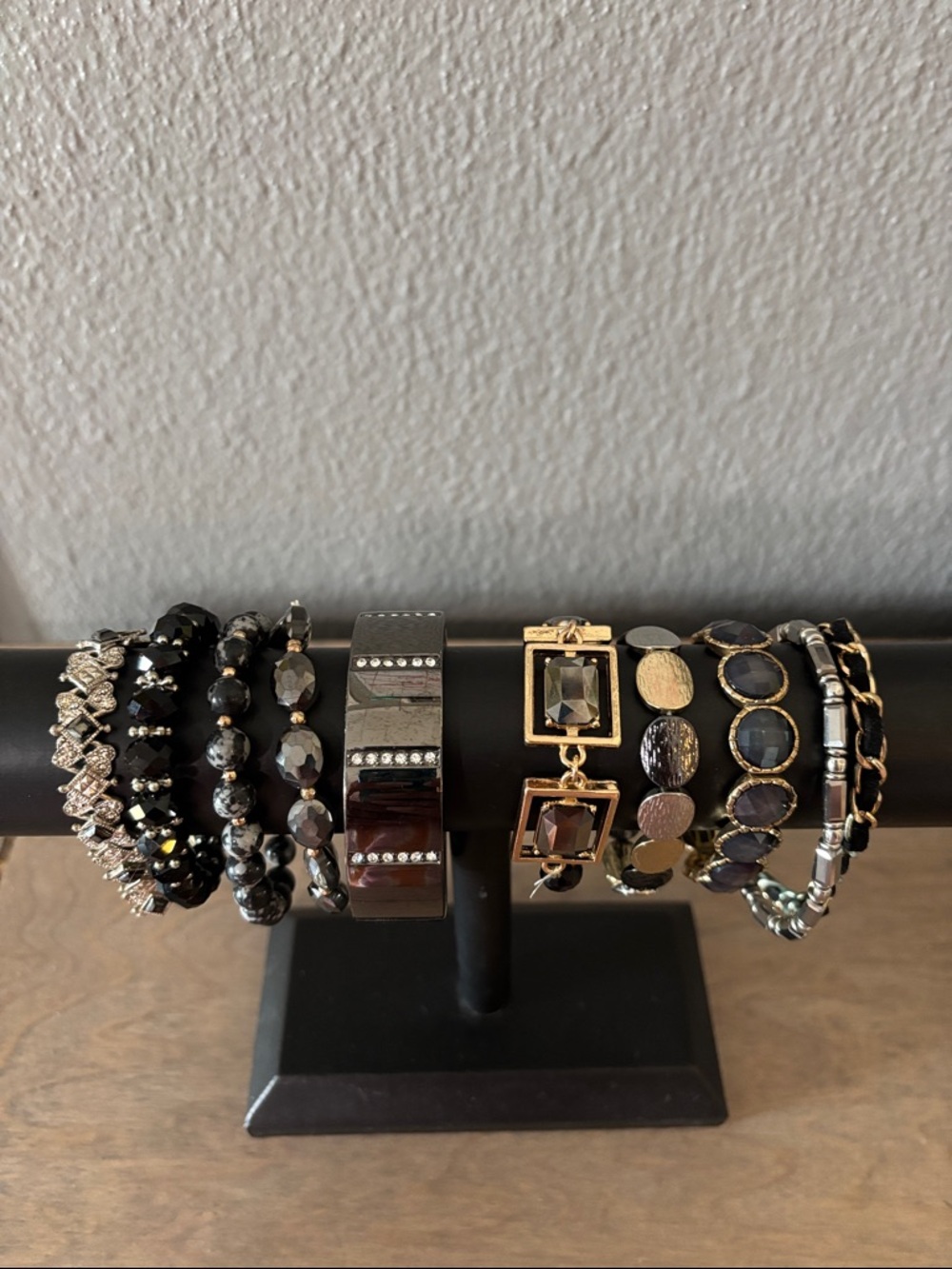 Black and Gold Mixed Bracelet Set